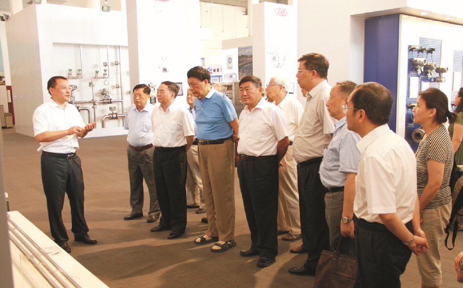 8中國(guó)工程院原院長(zhǎng)周濟(jì)調(diào)研四聯(lián)技術(shù)研發(fā).jpg